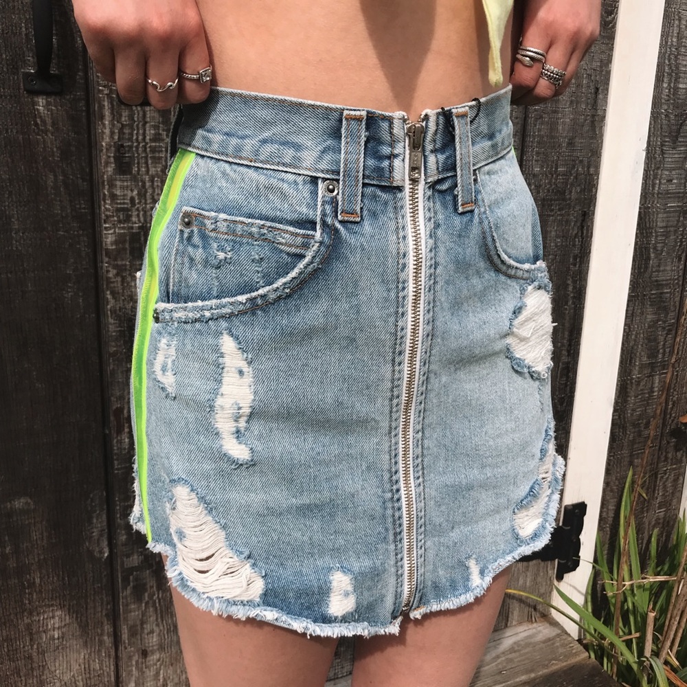 Carmar green stripe skirt NEW WITH TAGS size 00